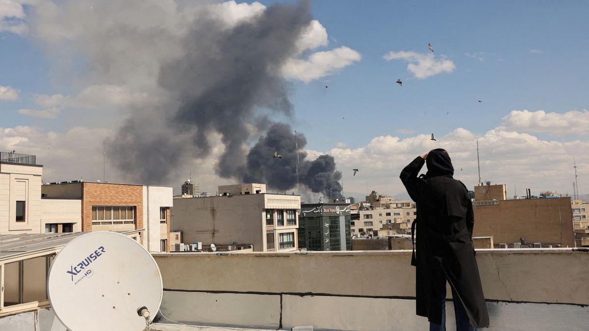 Fotky: Írán druhý den pod palbou. Izrael útočí „v srdci Teheránu“